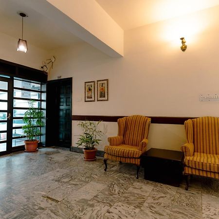 Vip House Hotel Peshawar Buitenkant foto