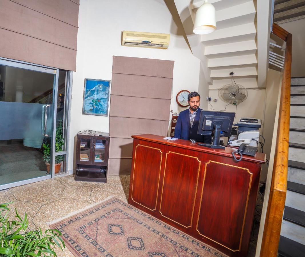 Vip House Hotel Peshawar Buitenkant foto