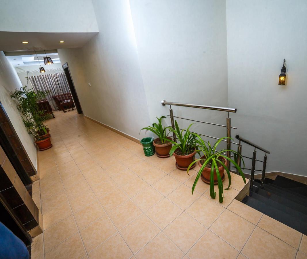 Vip House Hotel Peshawar Buitenkant foto