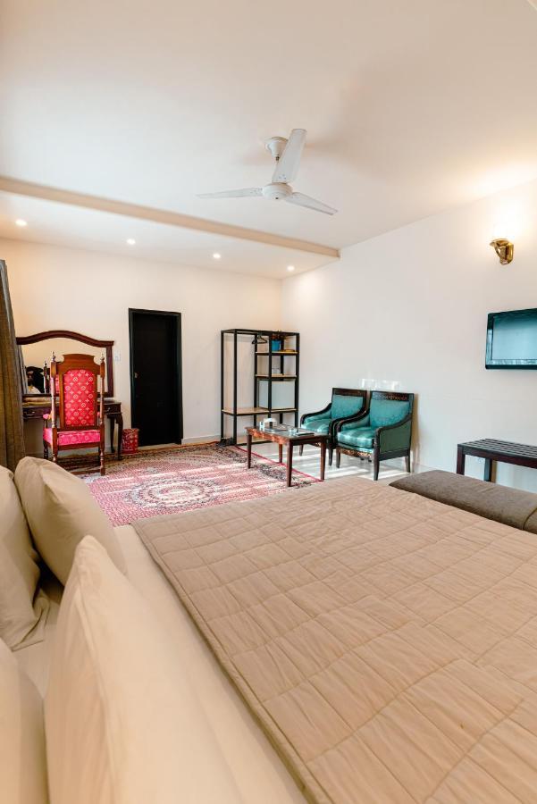 Vip House Hotel Peshawar Buitenkant foto