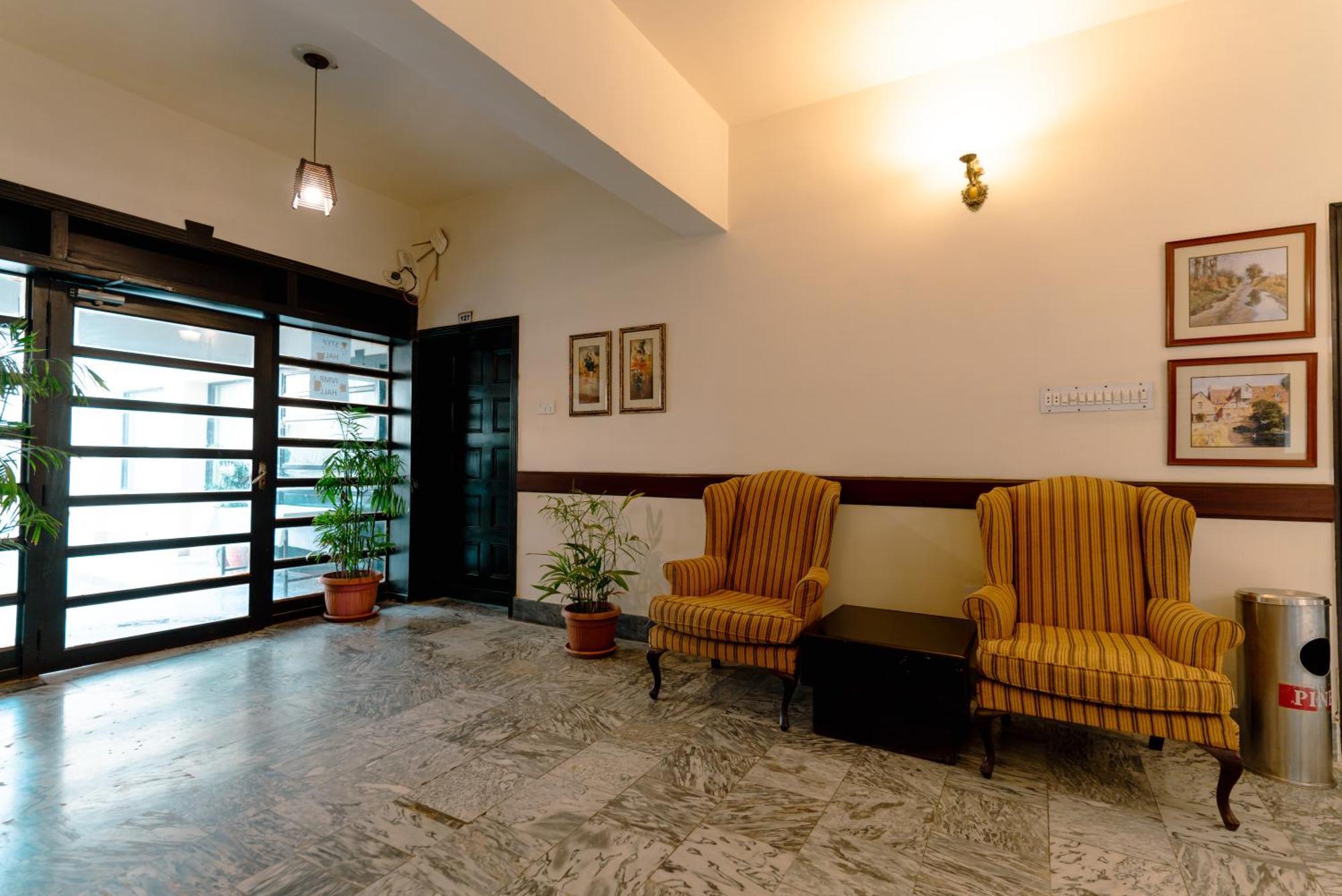 Vip House Hotel Peshawar Buitenkant foto