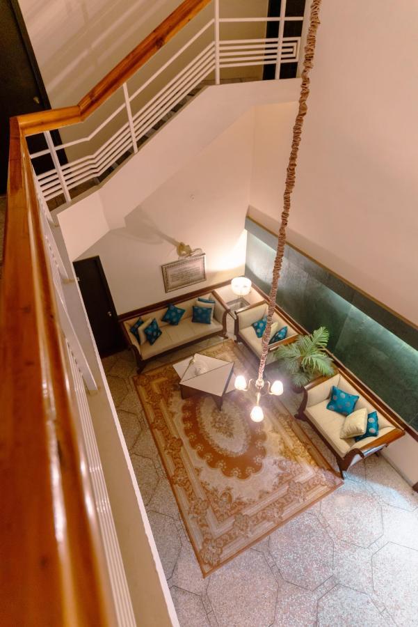 Vip House Hotel Peshawar Buitenkant foto