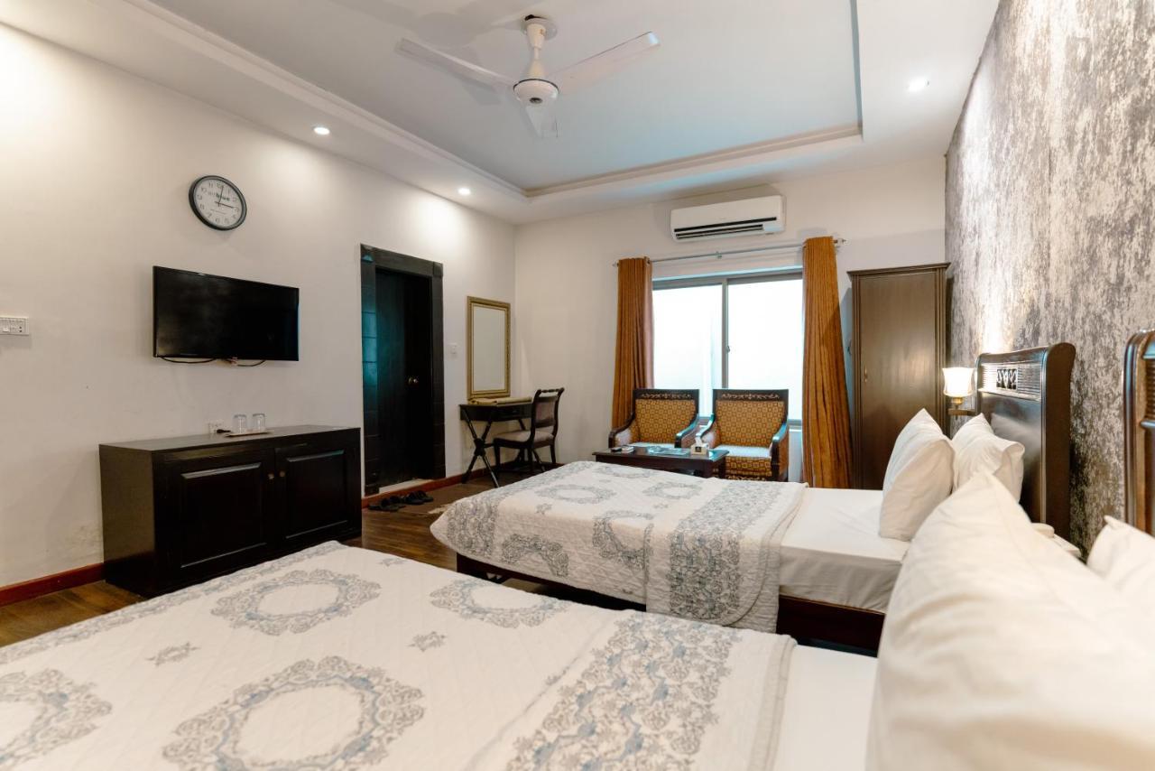 Vip House Hotel Peshawar Buitenkant foto