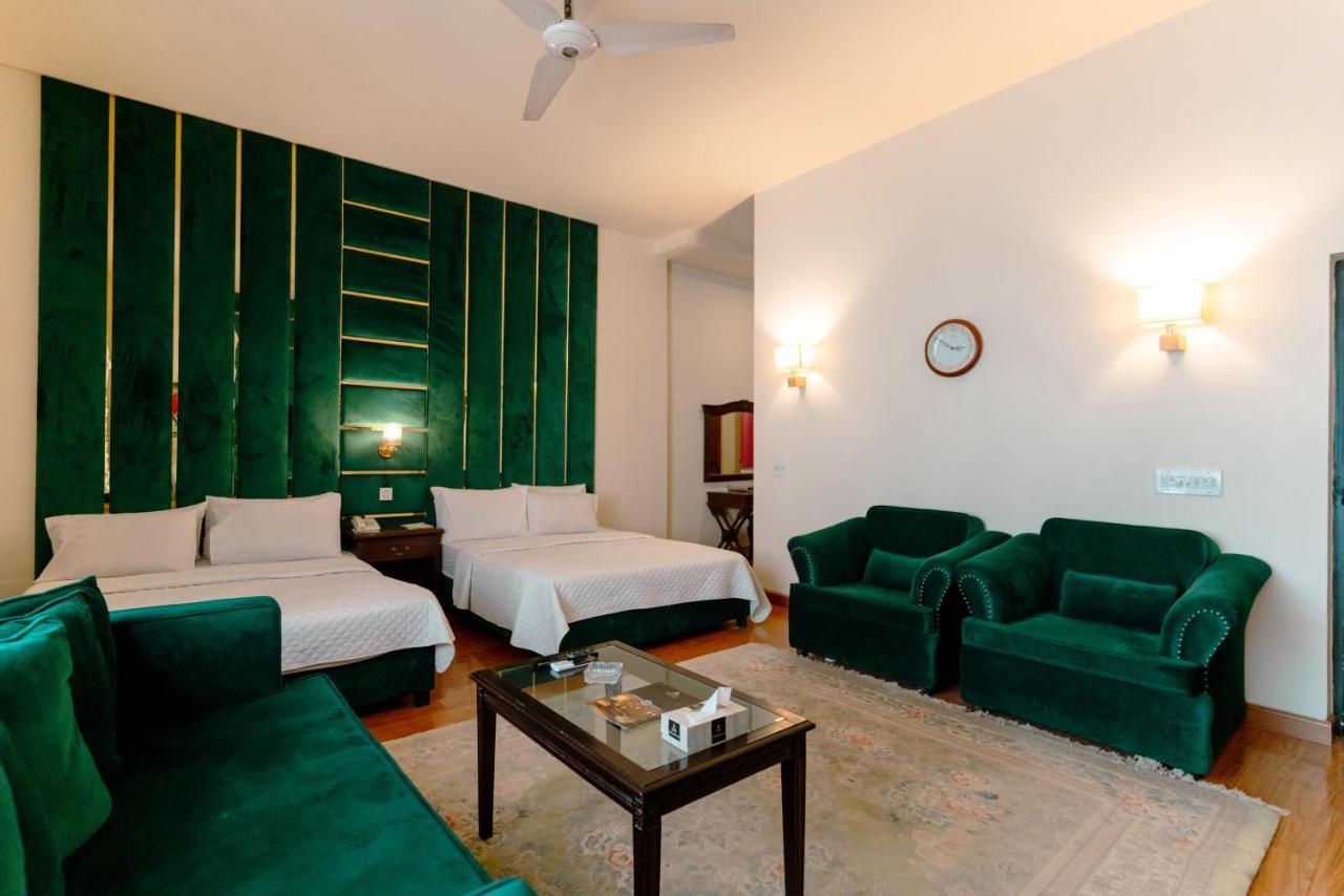 Vip House Hotel Peshawar Buitenkant foto