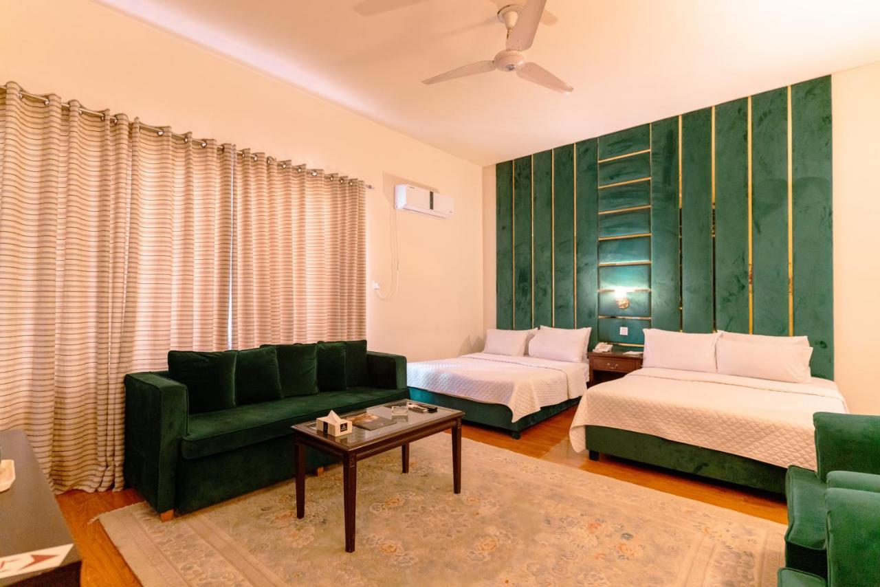 Vip House Hotel Peshawar Buitenkant foto